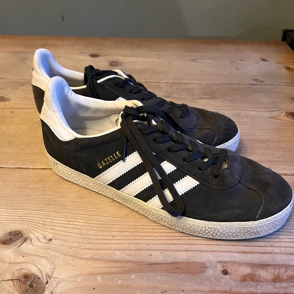Gazelle shoes men’s 7/women's 8.5
